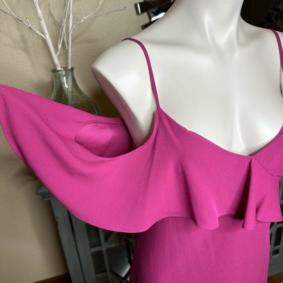 BCBG Maxazria easy cold shoulder asymmetrical hem Dress SZ 4 - Picture 13 of 13